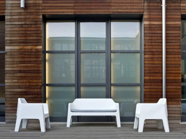 Диван пластиковый Plus Air белый 1425х740х750 мм