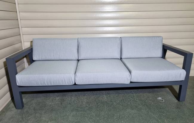 Диван трехместный из алюминия Graphite Диван трехместный из алюминия Graphite