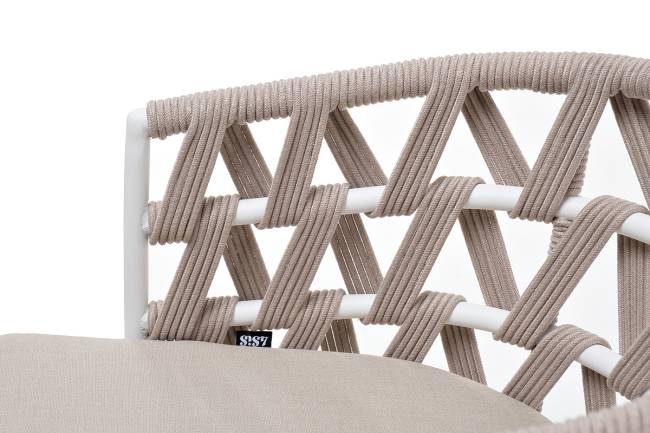 "Диего" стул плетеный из роупа, каркас из стали белый муар, роуп бежевый круглый, ткань бежевая 052 "Диего" стул плетеный из роупа, каркас из стали белый муар, роуп бежевый круглый, ткань бежевая 052