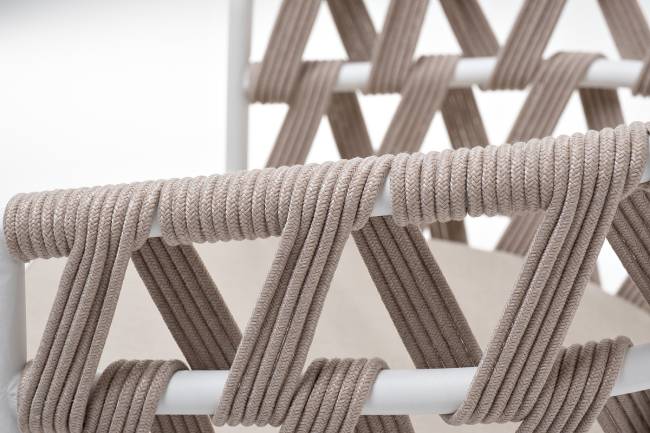 "Диего" стул плетеный из роупа, каркас из стали белый муар, роуп бежевый круглый, ткань бежевая 052 "Диего" стул плетеный из роупа, каркас из стали белый муар, роуп бежевый круглый, ткань бежевая 052