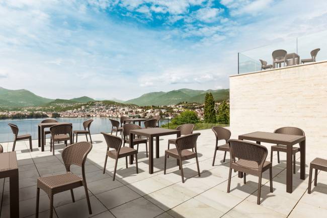 Стол пластиковый Orlando 80 коричневый 800х800х750 мм Стол пластиковый Orlando 80 коричневый 800х800х750 мм