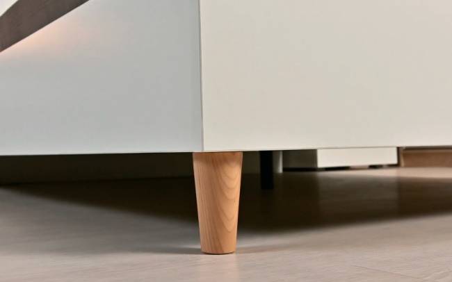 Две прикроватных тумбочки и кровать с основанием 1600 Муссон 11.41 цвет белый/дуб эндгрейн элегантный